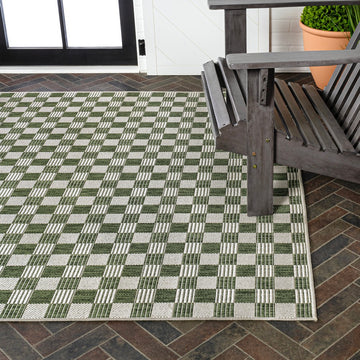 Aimee Traditional Cottage Checkerboard Indoor/Outdoor Area Rug